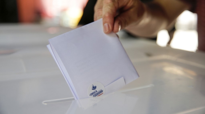 Chilenos en votación