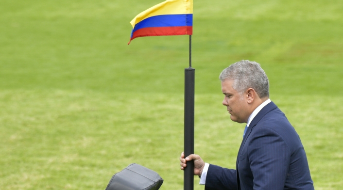 Presidente Iván Duque, encabezando una ceremonia militar.