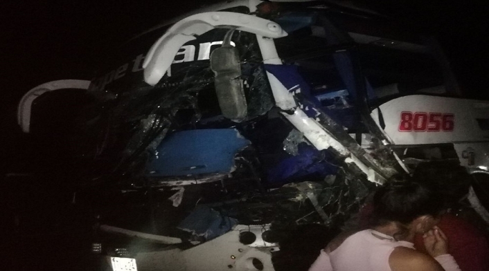 Accidente deja dos personas muertas