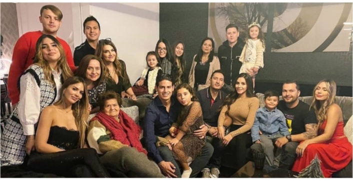Aparece la primera foto de James Rodríguez y Shannon de Lima con Salomé