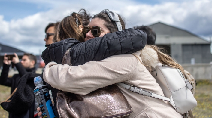 Familiares de víctimas de accidente de avión chileno rumbo a Antártida. Familiares de víctimas de accidente de avión chileno rumbo a Antártida.