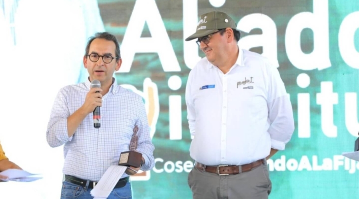 Cosecho y vendo a la fija