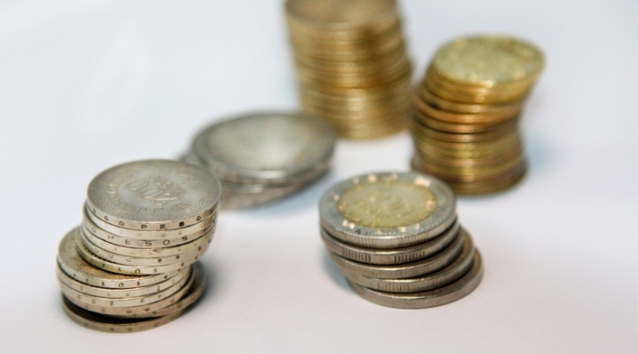 Muchas compañías están ad portas de declarase en quiebra. De ahí la petición desde el Concejo. Dinero, monedas