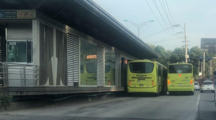 Uno de los sindicatos de transportadores rechazó el incremento.