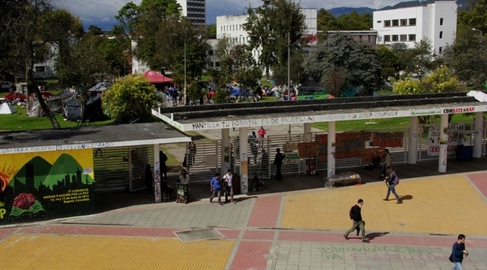 Universidad Nacional en Bogotá. Entrada de la calle 26. Universidad Nacional en Bogotá. Entrada de la calle 26.