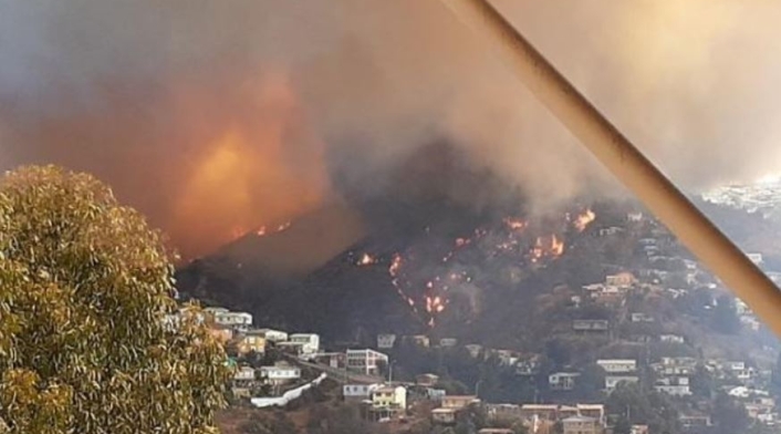 Incendio en cerro de Valparaíso, Chile