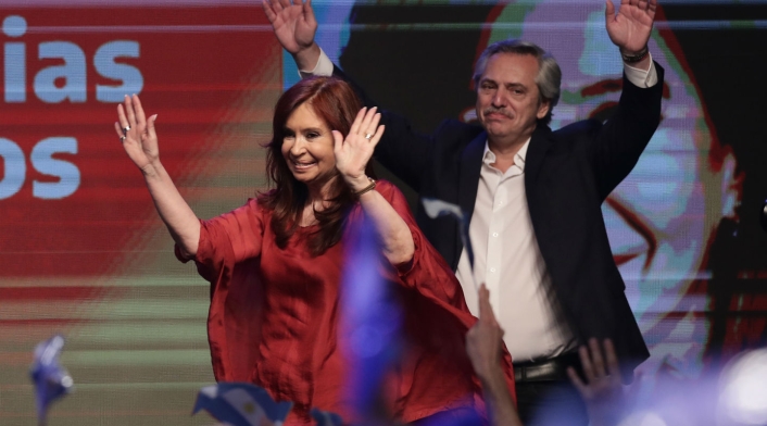 Alberto Fernández y Cristina Kirchner llegan a gobernar a Argentina