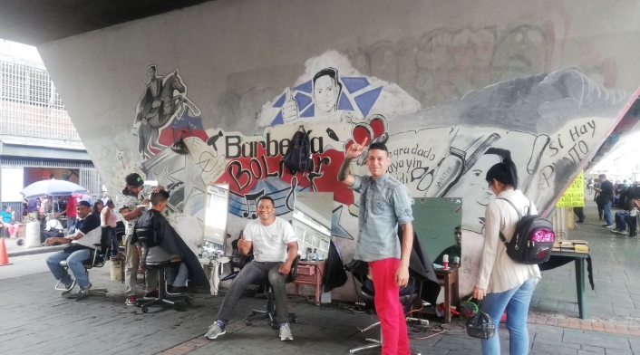 La Barbería Bolívar también funciona en pleno centro de Caracas