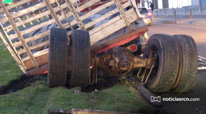 Accidente de camión en Autopista Norte con Calle 93 Accidente de camión en Autopista Norte con Calle 93