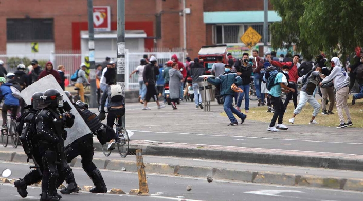 Impactantes imagenes de encapuchados y vandalismo en paro nacional / 21 de enero