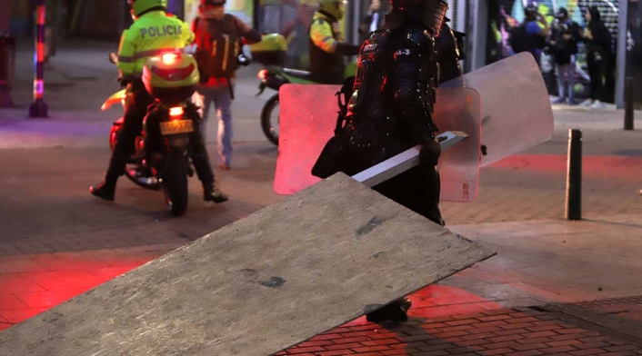 Impactantes imagenes de encapuchados y vandalismo en paro nacional / 21 de enero