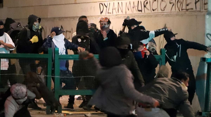 Impactantes imagenes de encapuchados y vandalismo en paro nacional / 21 de enero