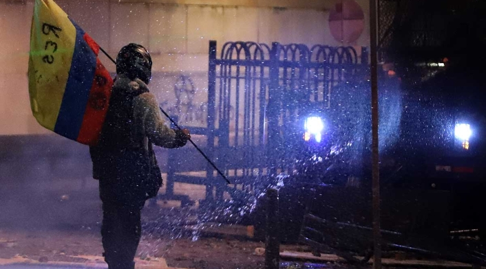 Impactantes imagenes de encapuchados y vandalismo en paro nacional / 21 de enero