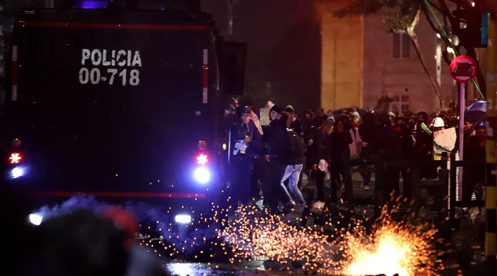 Impactantes imagenes de encapuchados y vandalismo en paro nacional / 21 de enero