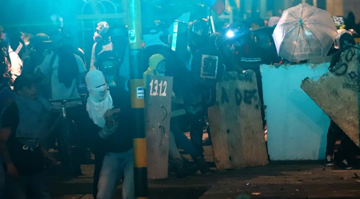 Impactantes imagenes de encapuchados y vandalismo en paro nacional / 21 de enero