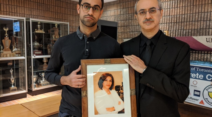 Amirali Alavi, estudiante irano-canadiense que perdió a su madre en el avión derribado por Irán.