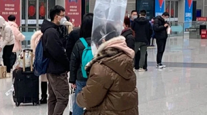 Improvisadas tácticas de los chinos para evitar el coronavirus