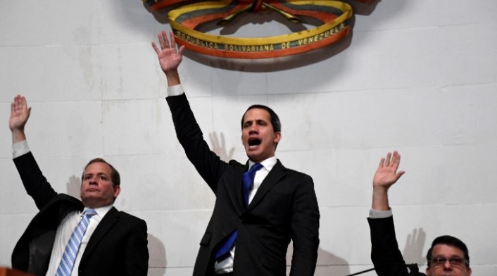 Juan Guaidó fue investido nuevamente como presidente interino de Venezuela