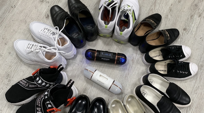 ShoeBlast elimina los malos olores en diferentes zapatos