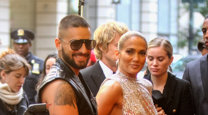Maluma y Jennifer Lopez en el rodaje de la película 'Marry Me'.