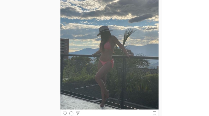 Paola Jara así posó en bikini.