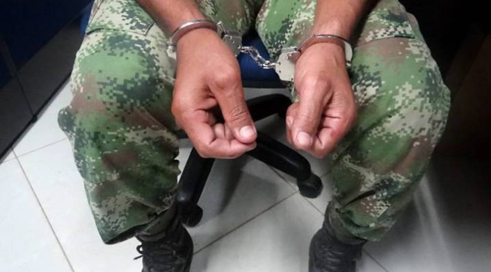 El presunto agresor negó a sus dos hijos para enfilarse en el Ejército.