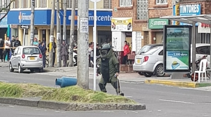 Paquete sospechoso en la Calle 75, en Bogotá Paquete sospechoso en la Calle 75, en Bogotá