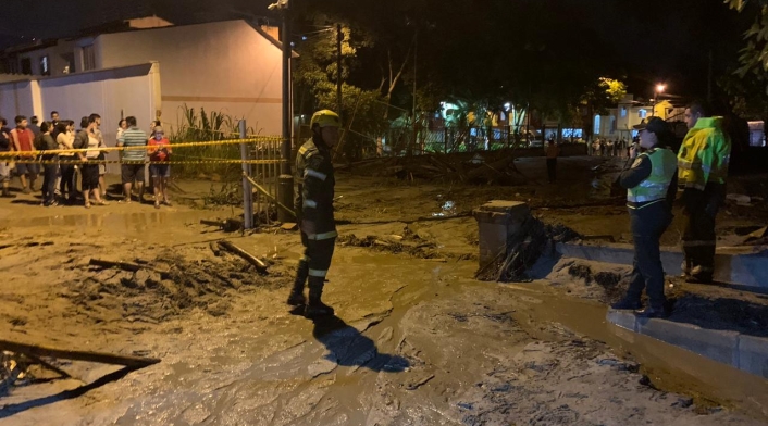 Autoridades realizan un censo en la zona de la emergencia.