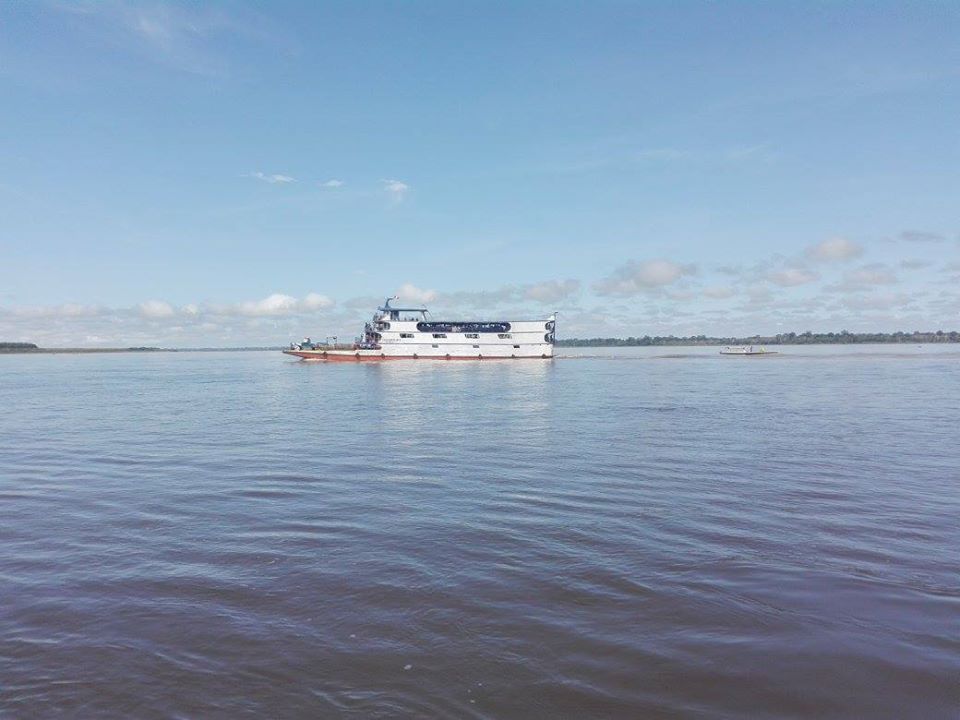 Embarcación en el río Amazonas