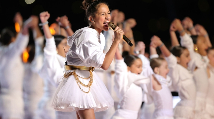 Emme, hija de Jlo y Marc Anthony en el Superbowl