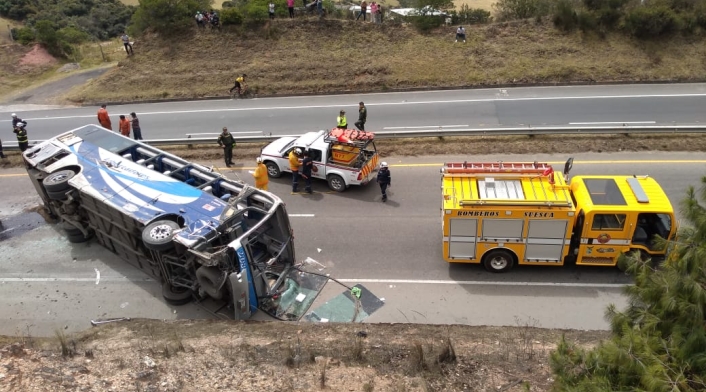 Volcamiento de bus en Cundinamarca