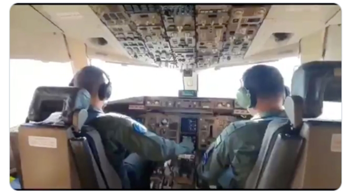 El avión a Wuhan cumplió con la primera escala. El avión a Wuhan cumplió con la primera escala.
