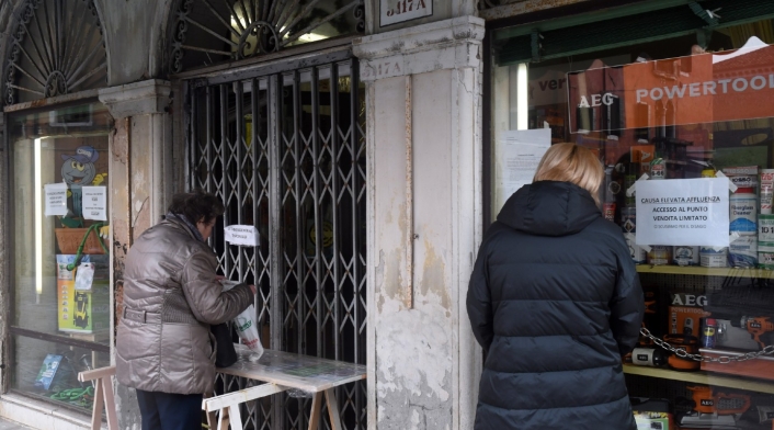 Por llegada de coronavirus a Italia cerraron establecimientos