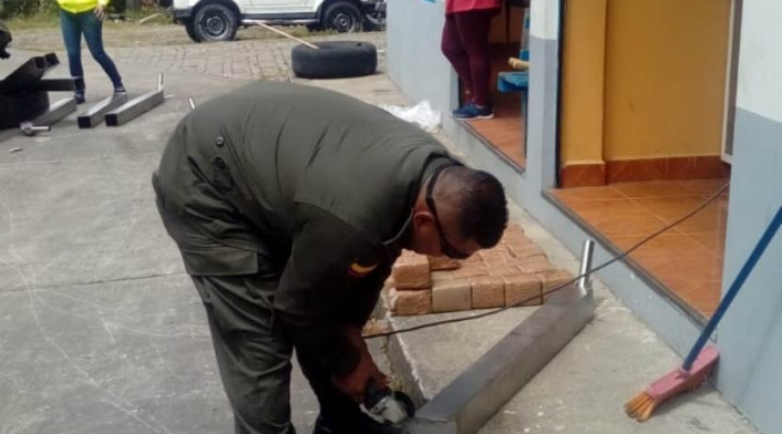 La Policía encontró el estupefaciente al interior de unas lampara solares.