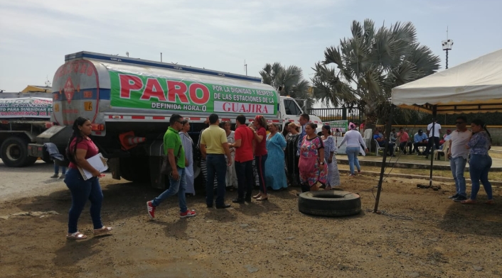 continúa el paro de los vendedores legales de combustible en La Guajira