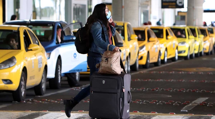 Colombia prohibirá los vuelos internacionales de pasajeros partir del lunes por un período de 30 días Colombia prohibirá los vuelos internacionales de pasajeros partir del lunes por un período de 30 días
