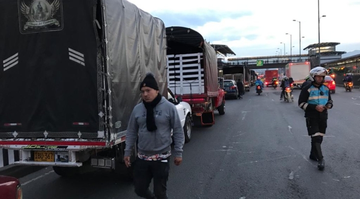 Protesta de camiones de carga liviana en Bogotá