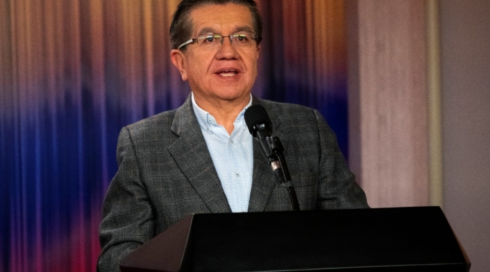Fernando Ruíz, ministro de Salud