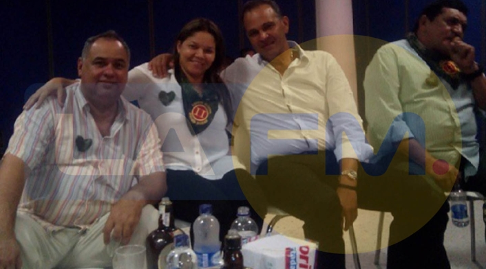 Reunión entre 'Ñeñe' Hernández, Poncho Zuleto y miembros del Ejército en el 2015. Reunión entre 'Ñeñe' Hernández, Poncho Zuleto y miembros del Ejército en el 2015.