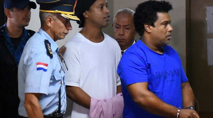 Ronaldinho preso Ronaldinho preso