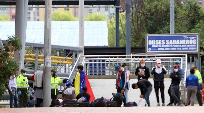 Nos dieron la espalda: venezolanos que caminan de regreso a su país