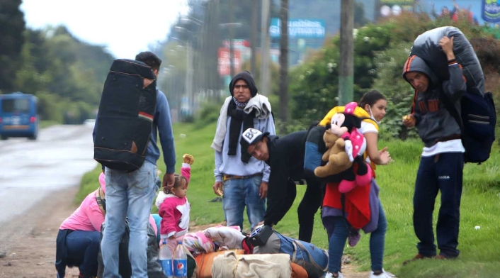 Nos dieron la espalda: venezolanos que caminan de regreso a su país