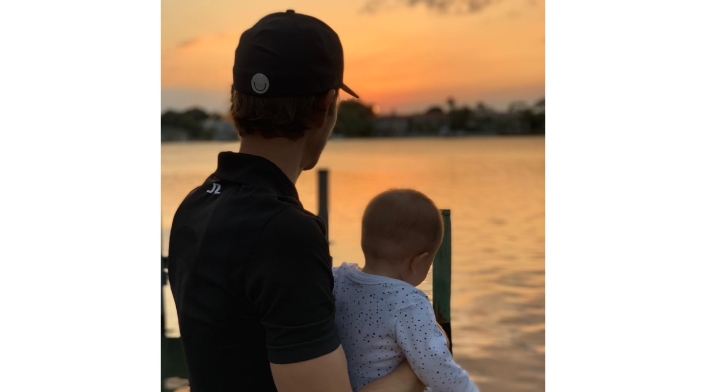 Camilo Villegas y su hija Mia