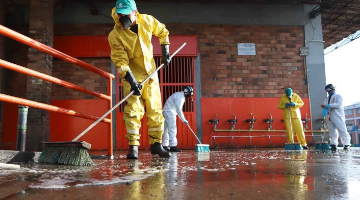 Así fue el proceso de desinfección de Corabastos en Bogotá en medio de la amenaza del coronavirus.