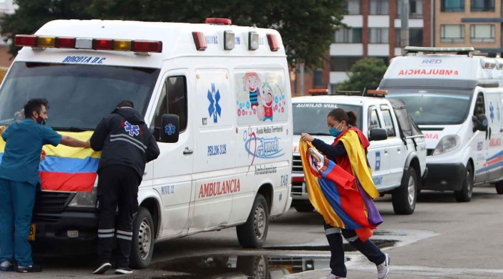 Caravana de ambulancias en Bogotá