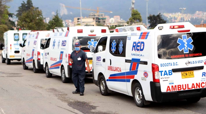 Caravana de ambulancias en Bogotá