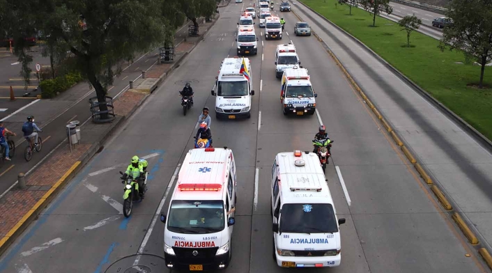 Caravana de ambulancias en Bogotá