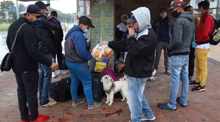 Nos dieron la espalda: venezolanos que caminan de regreso a su país