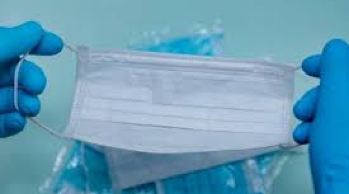 Tapabocas y guantes