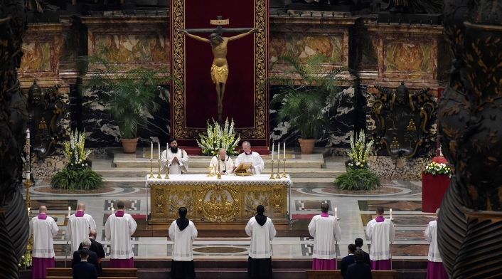 Así fue la misa de Sábado Santo en cuarentena en el Vaticano Así fue la misa de Sábado Santo en cuarentena en el Vaticano